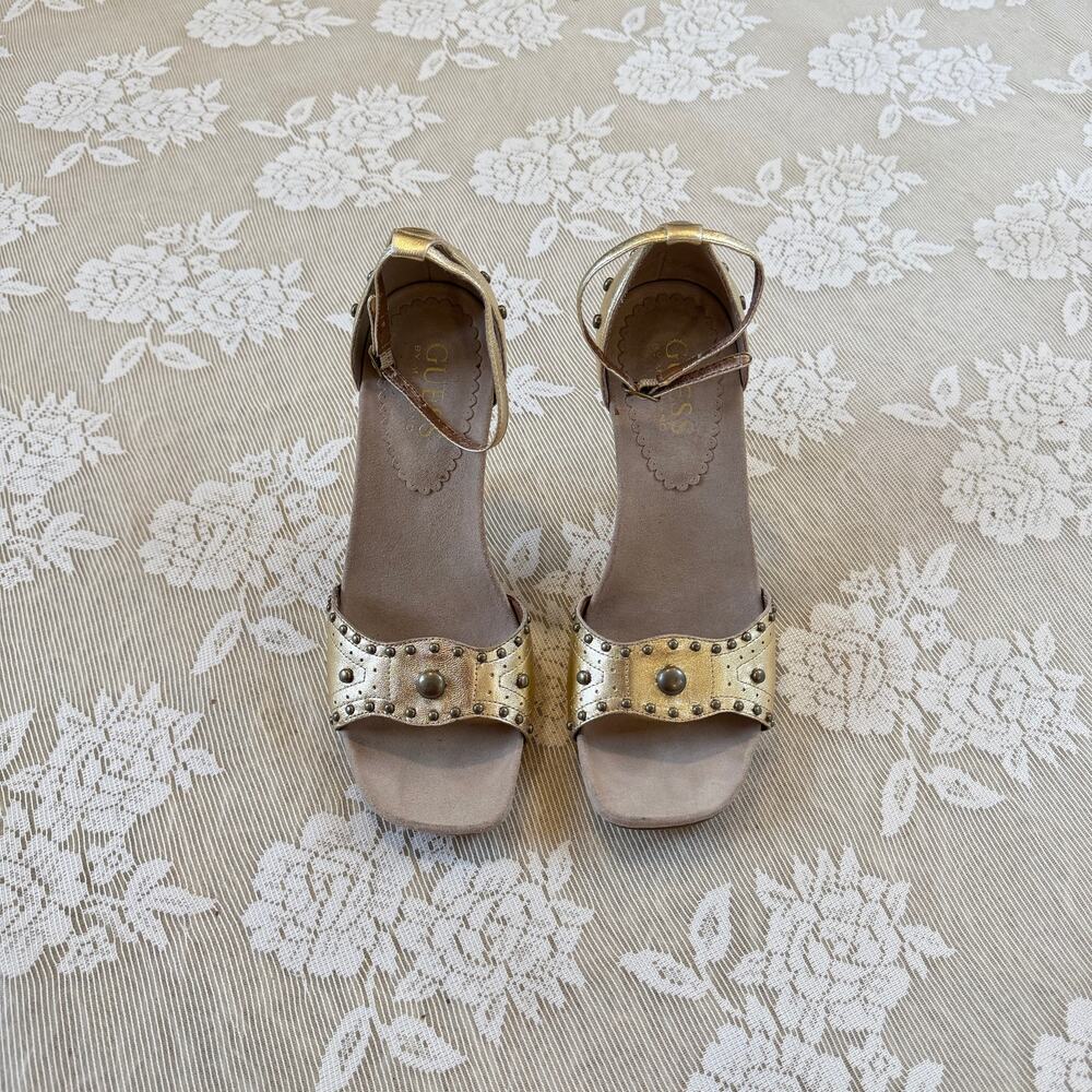 Vintage GUESS Gold Studded Kitten Heels – Size 7